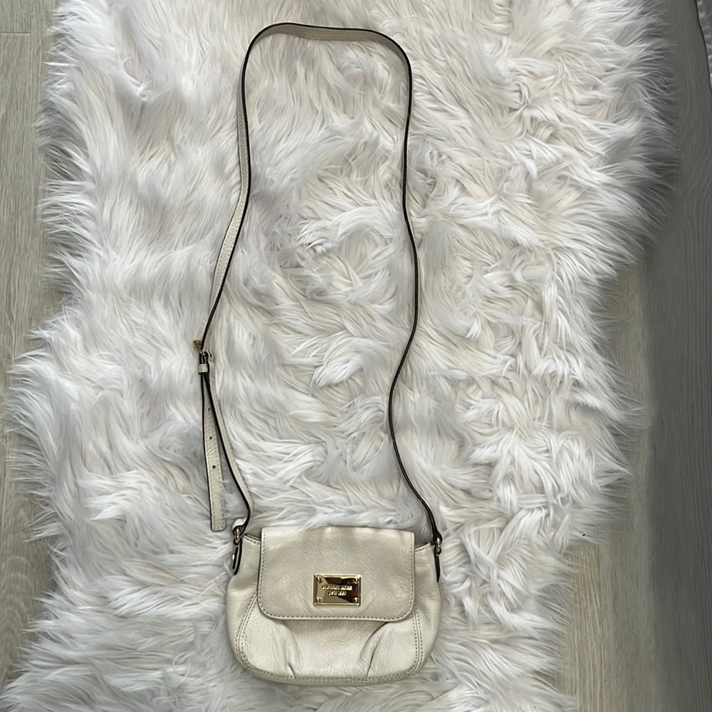 Small Michael Kors crossbody. Barely used.